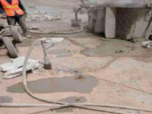 澄迈水泥混凝土路面板底注浆技术 路面脱空注浆整治方案